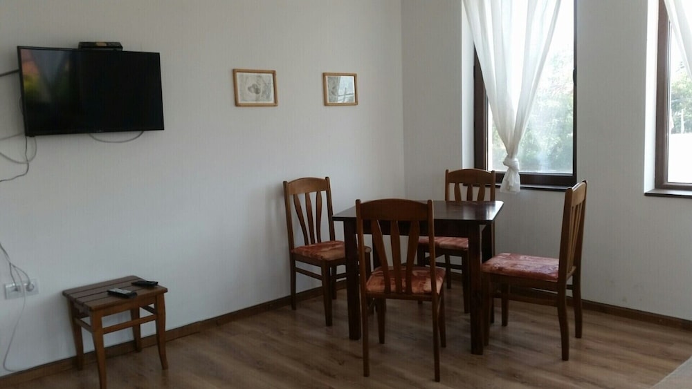 Remarkable 2-bed Apartment in Aleksandrovo view 5