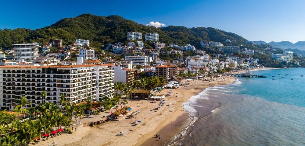Ocean View 2Br Condo-balcony-beach-pool - 805