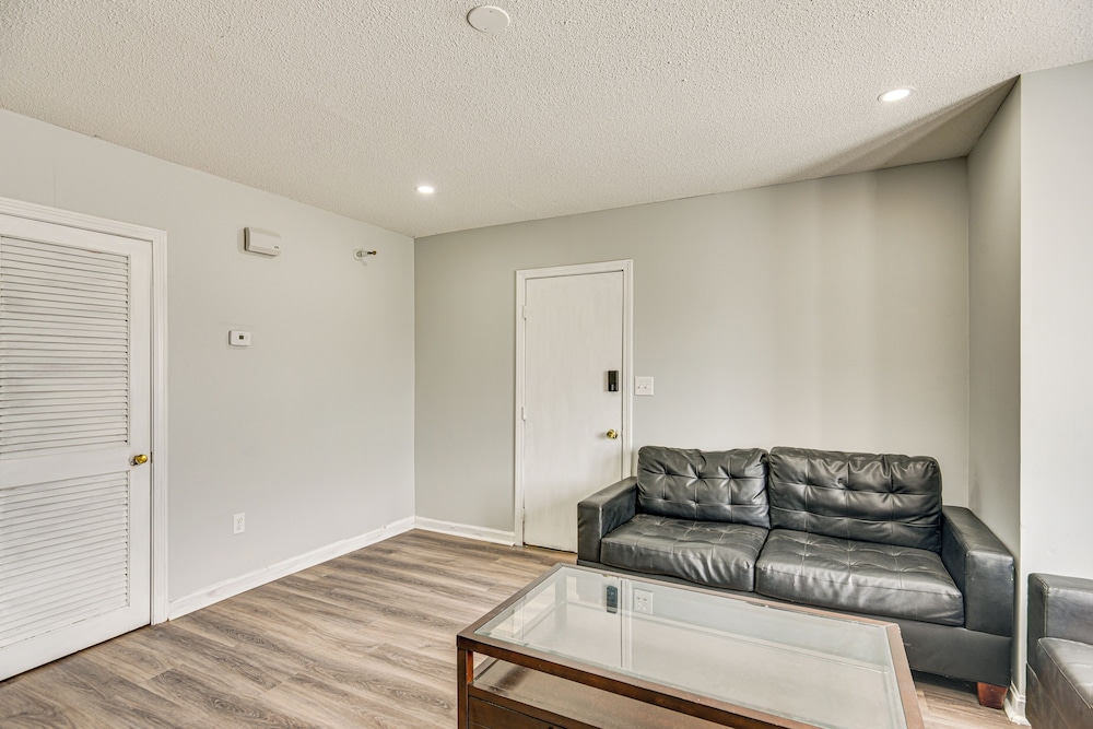 2 Mi to Waterfront: Walkable Fall River Apartment!