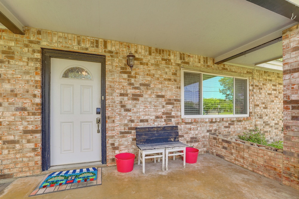 5 Mi to New Braunfels: Family-friendly Retreat