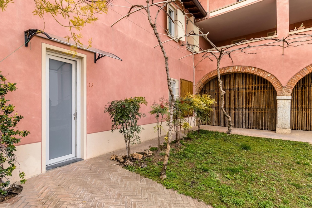 Borgo al Sole 1 in Puegnago sul Garda