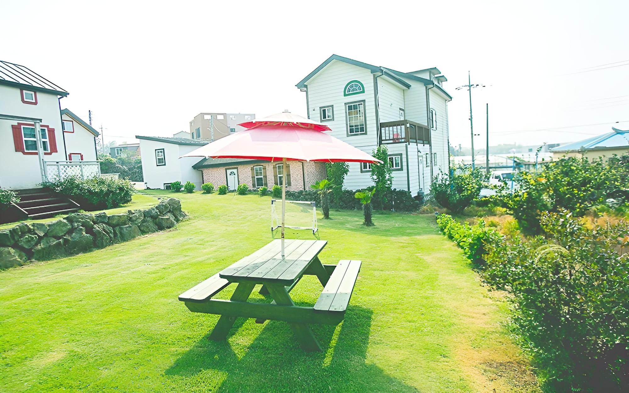 Jeju Zamong & Sarangchae Guesthouse view 5