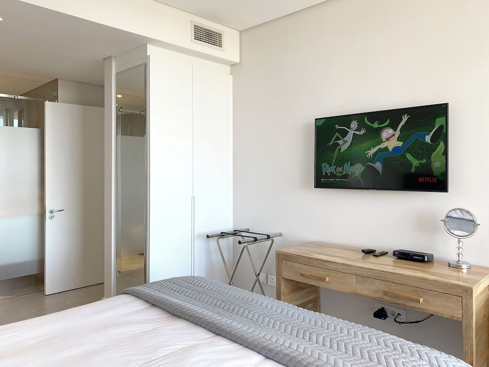 The Marina V&A Waterfront by Smart City Stays