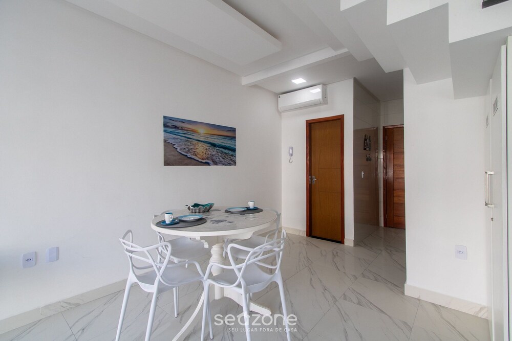 Stay With Pool Just Minutes From the Beach - CCR