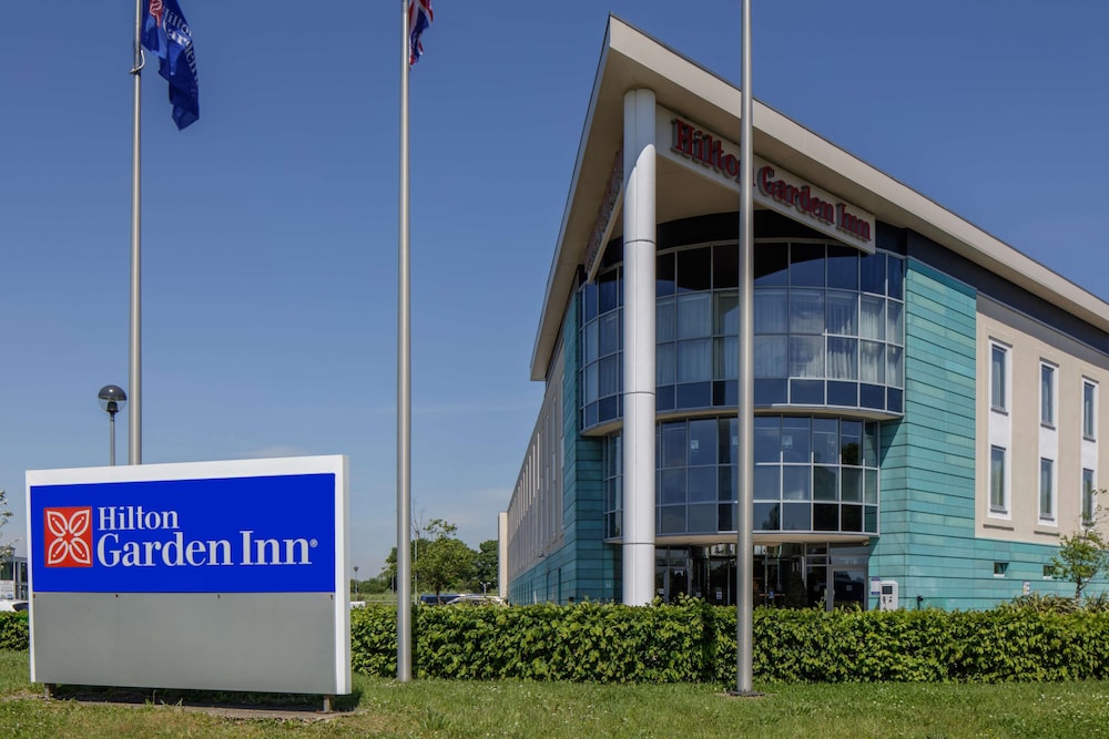 Luton Vacations - Hilton Garden Inn Luton North, United Kingdom - Property Image 27