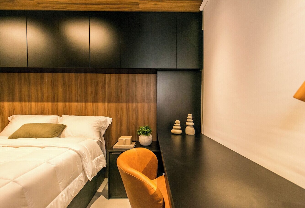 Apartamento Climatizado com Garagem em Alphaville