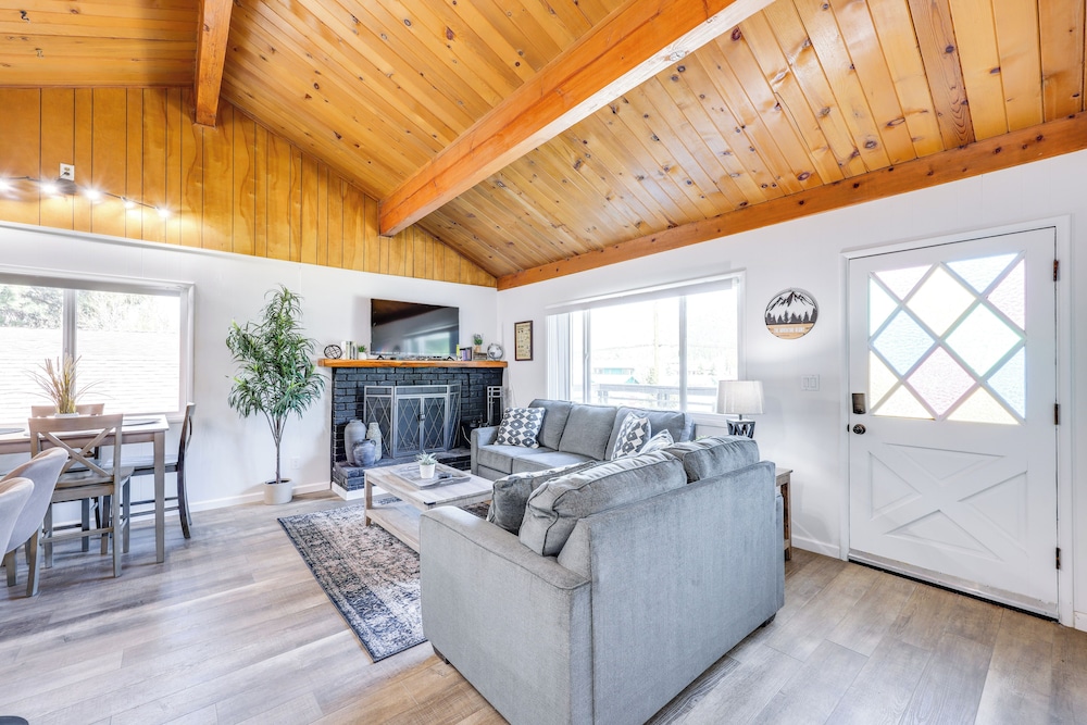 Close to Skiing & Lake: Big Bear Mountain Getaway