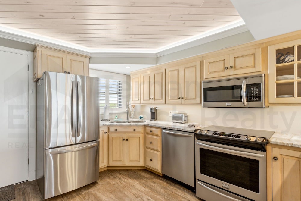 667 Amelia By The Sea 3 Bedroom Condo