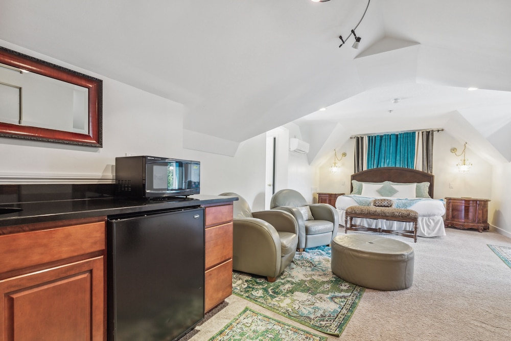 Columbia Vacations - The Columbia Inn at Peralynna Manor - Property Image 51