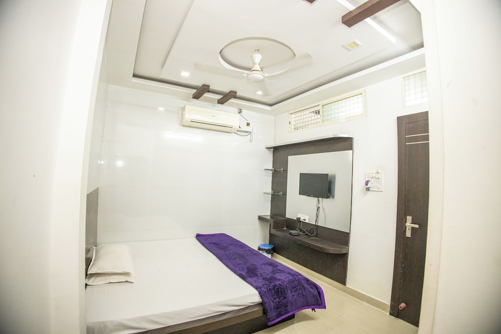 Sri Residency