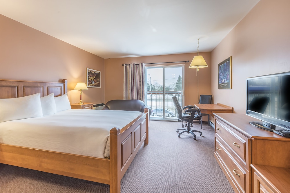 Hotel Baie-Saint-Paul - Image 1