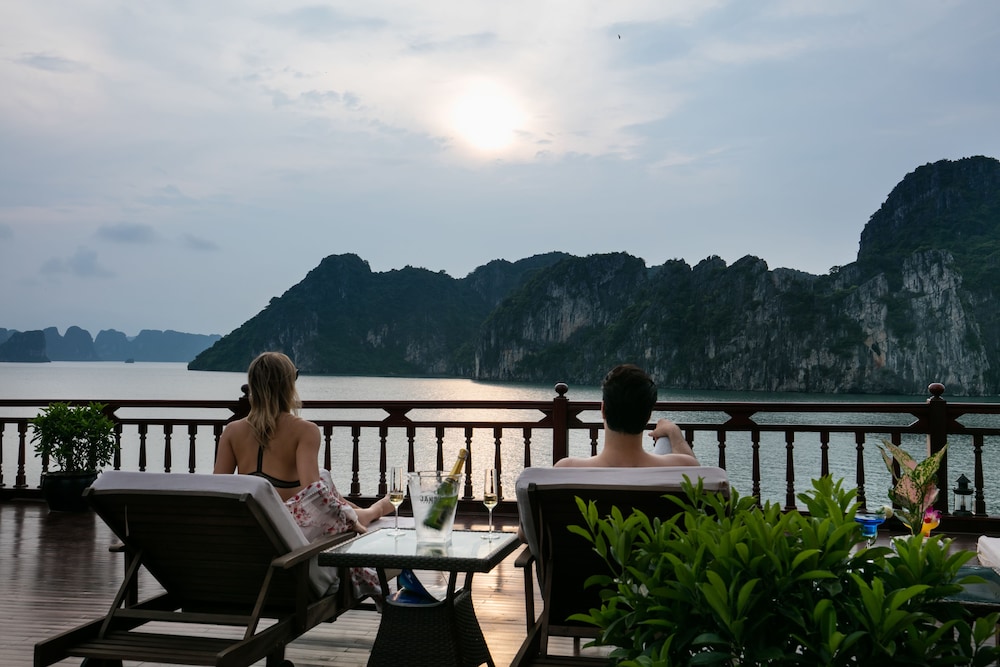 Emperor Cruises Legacy Halong