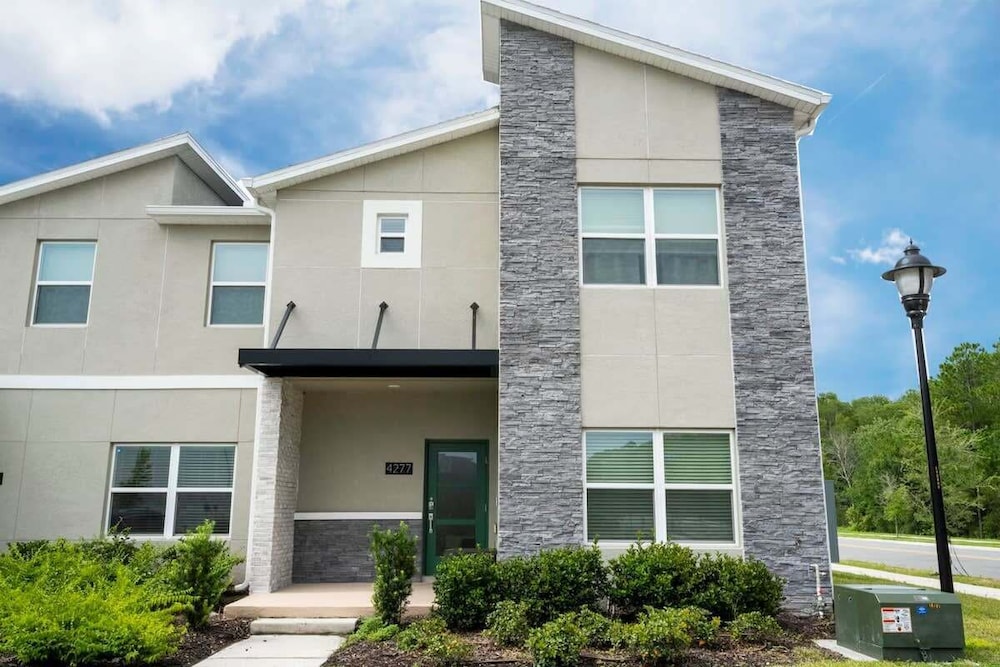 Gorgeous 4 Bd w/ Pool at Storey Lake Resort 4277