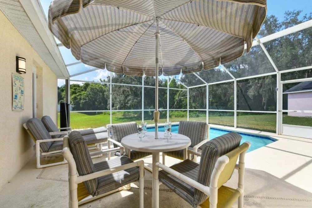 Reserve Retreat - Gated 4br With Pool Near Disney 4 Bedroom Villa