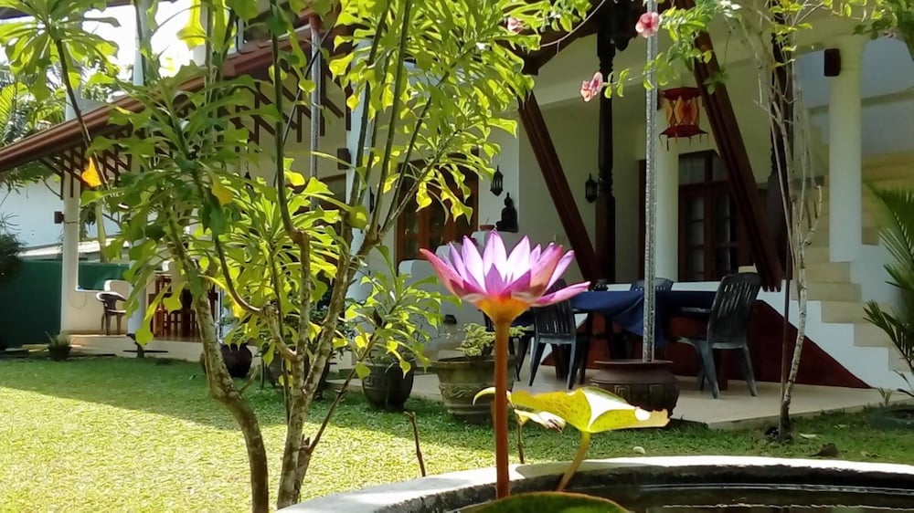 River shadow villa