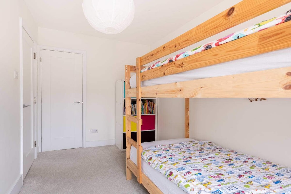 The Jericho Retreat - Bright & Spacious 4bdr Home With Garden view 4