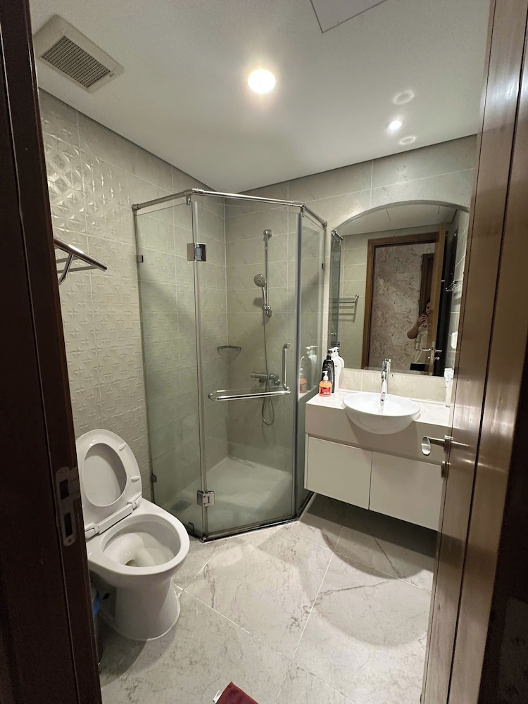 The Aquamarine Landmark Suites - Poolside Access at L4B