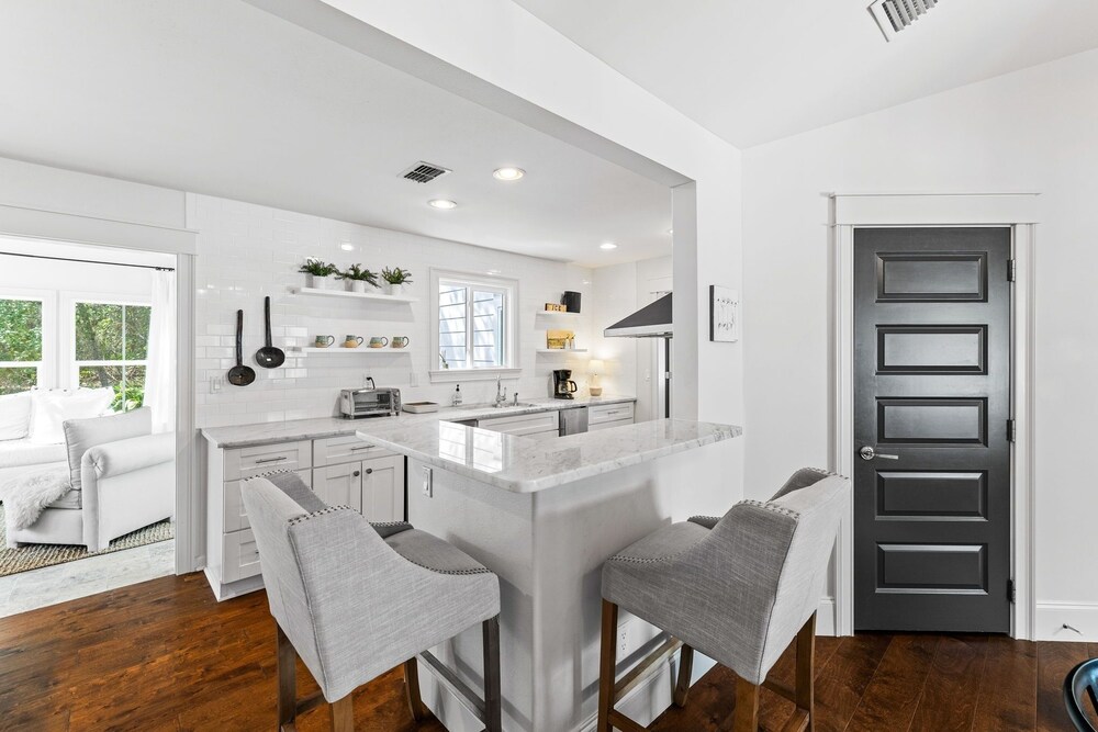 Hobnob In Old Seagrove \ Private Pool, Golf Cart, Close To Seaside 5 Bedroom Home by RedAwning view 3