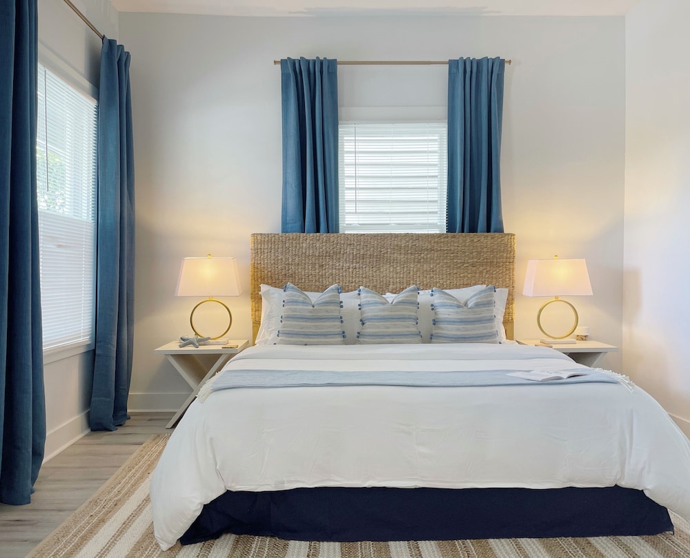 Stylish 1900s Renovated Apartments