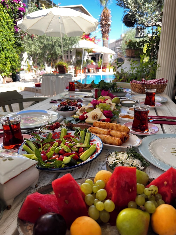 Morisi Pansiyon Karaburun