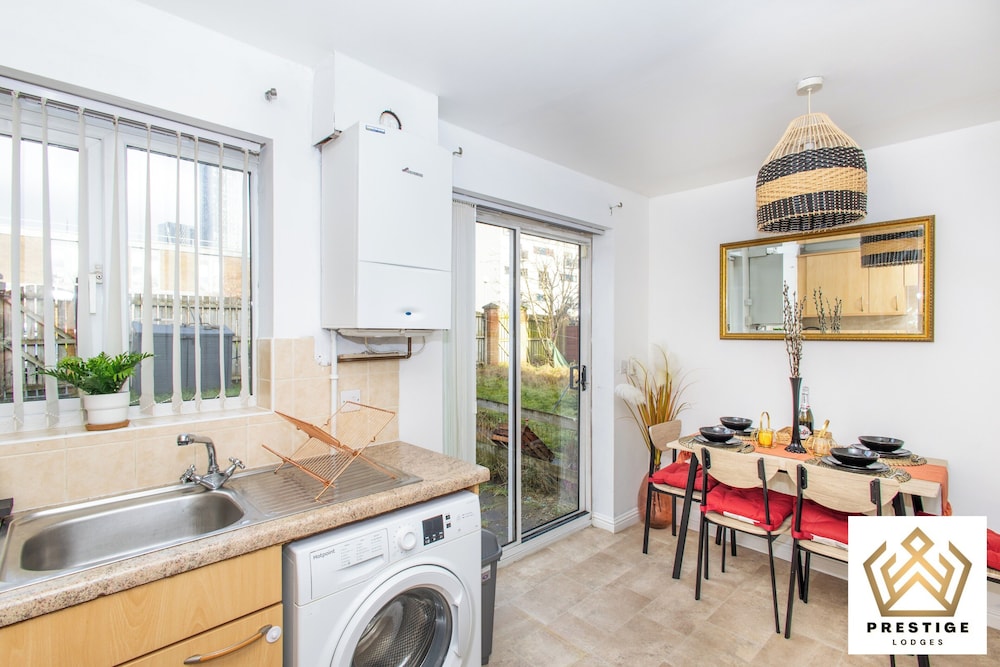 Manchester Home, City Centre, Park, Full Kitchen