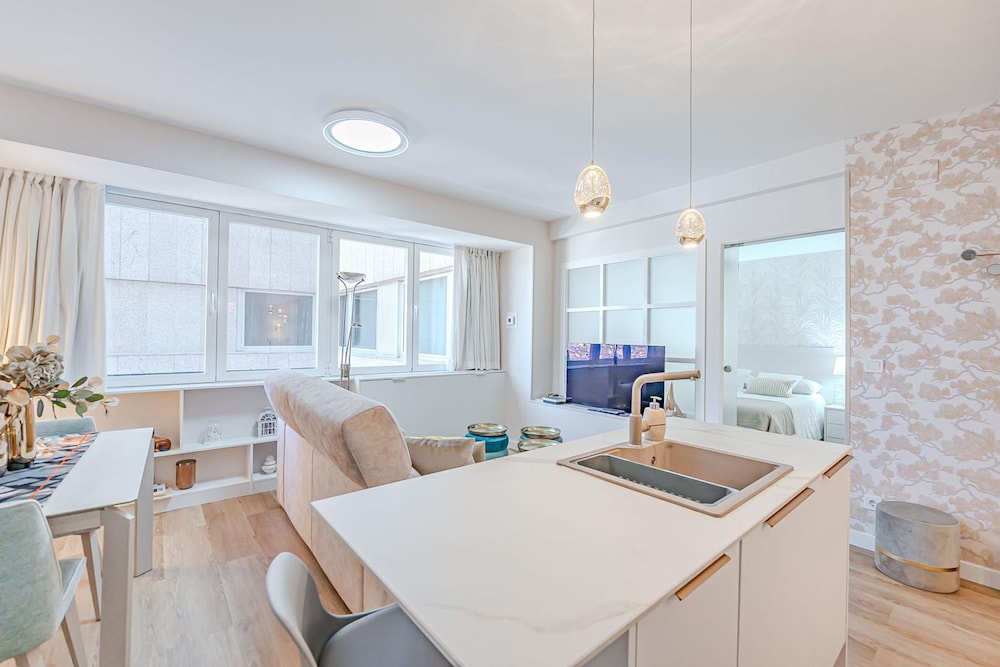 Colon 904 in Madrid With 1 Bedrooms and 1 Bathrooms