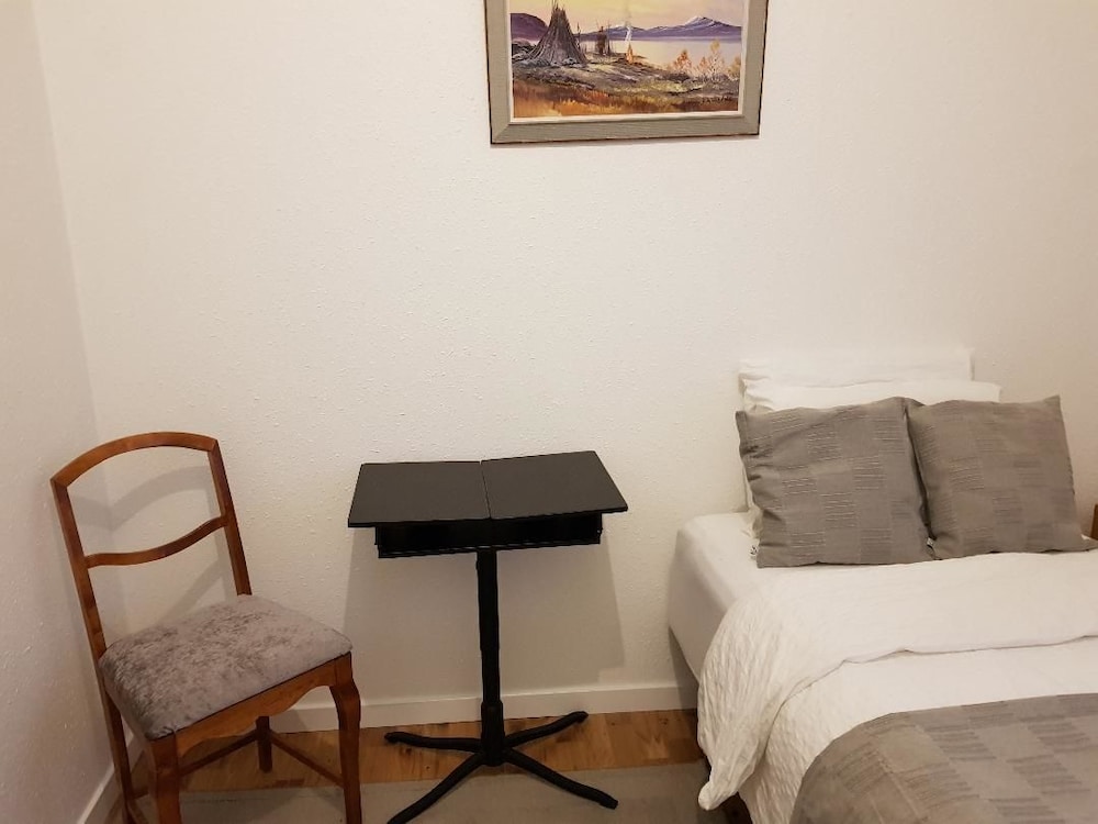 Lovely Spacious Apartment  centerally view 3