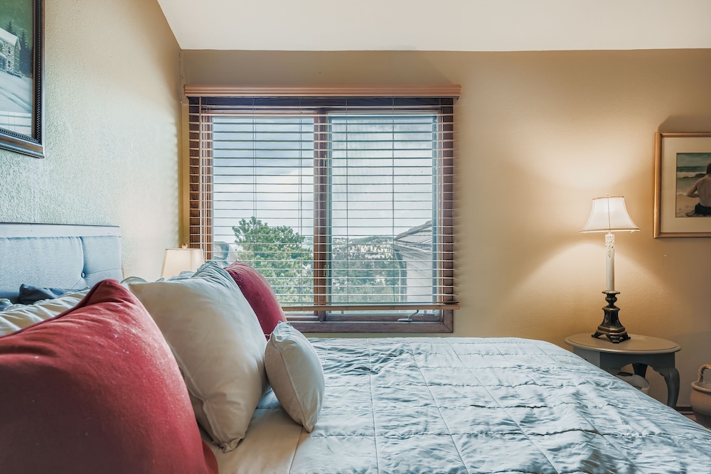 Chimney Creek 2 Bedroom Condo