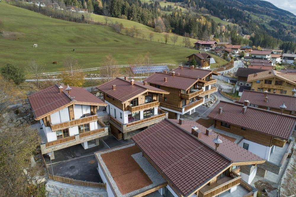 Chalet With Shared Swimming Pool