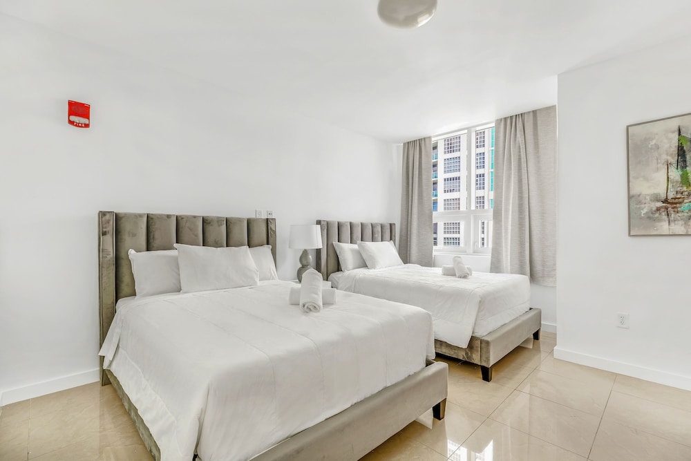 Modern 2-BD Condo in the Heart of Miami