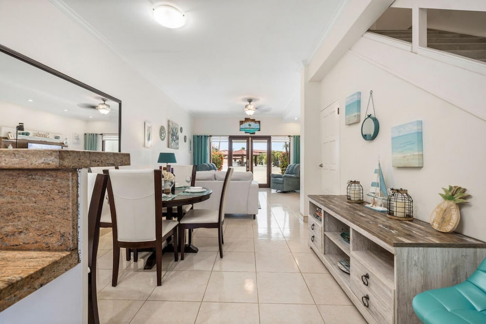 2BR 3min Walk 2 Eagle Beach Pool GYM Parking