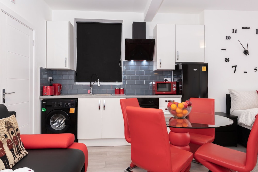 Harrow Vacations - Modern studio in Harrow - Property Image 4