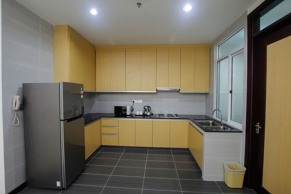 Imperial Suites Miri photo 8