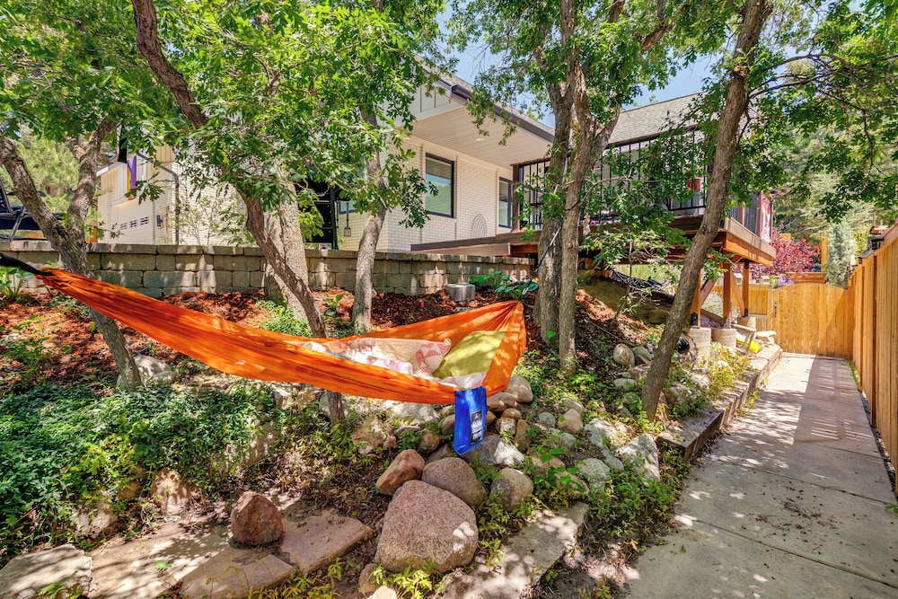 11 Mi to Snowbird Resort: Mtn-view Apt w/ Hot Tub