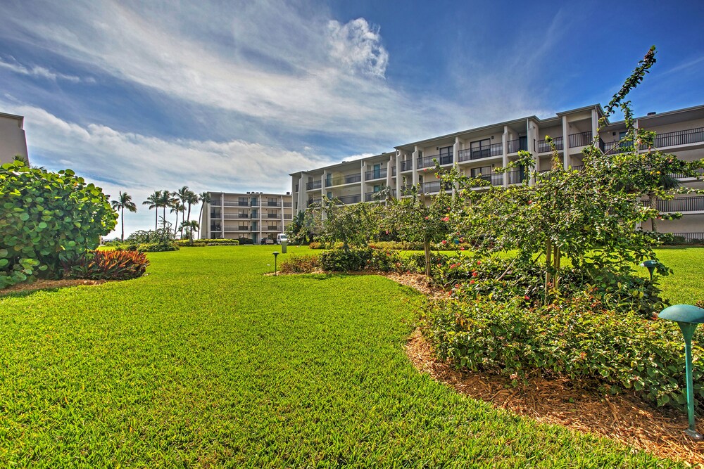 Sanibel Island Studio: Pool Access, Walk to Beach