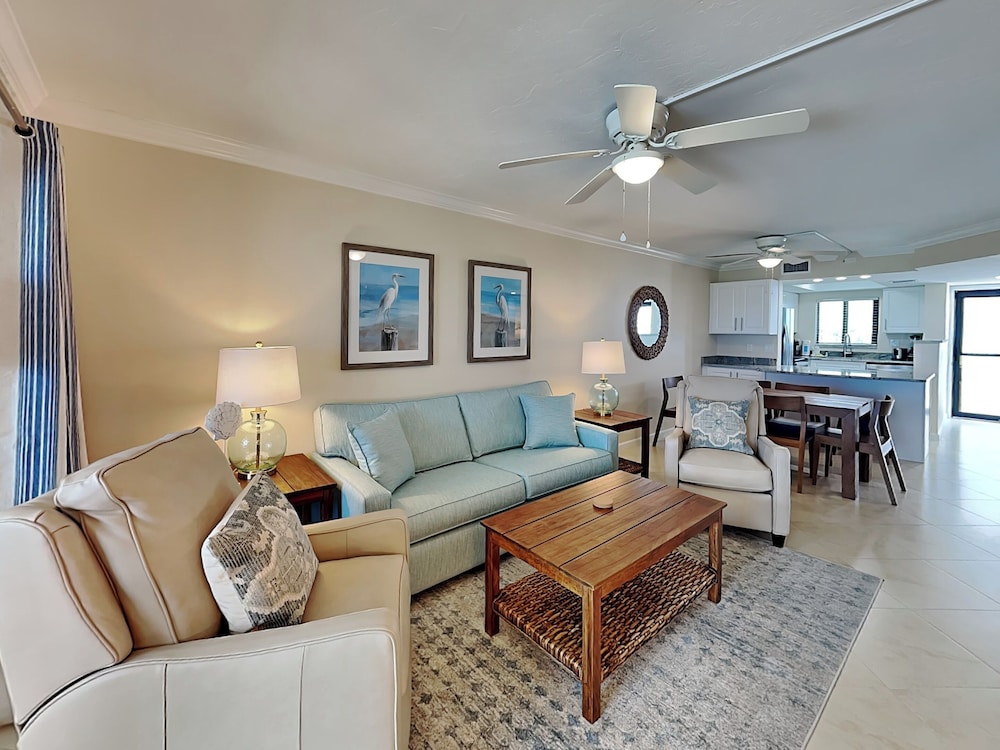 Seaside 4 by Distinctive Beach Rentals