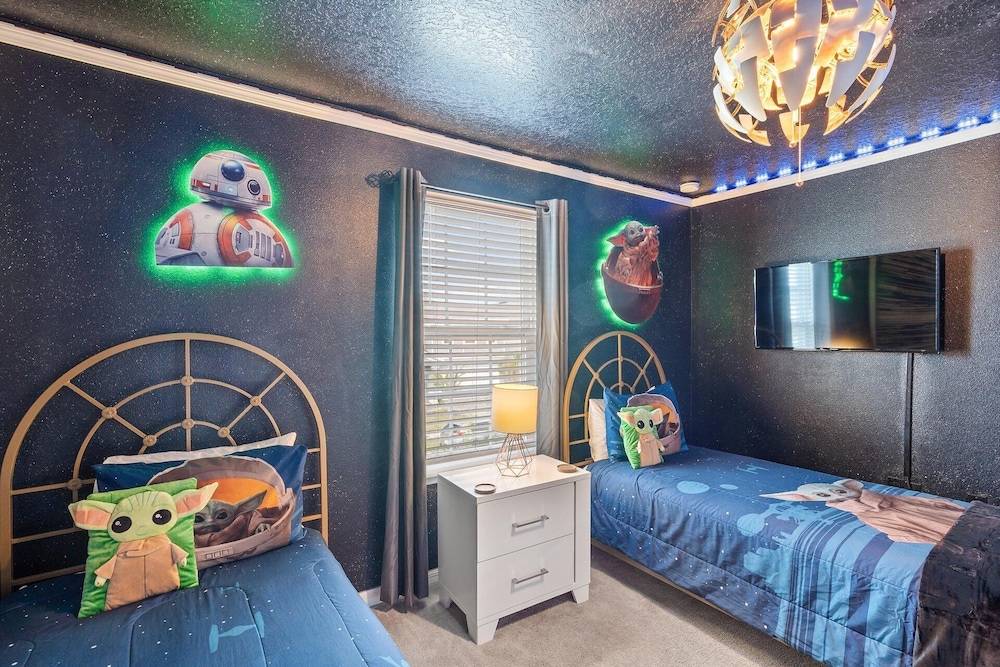 Windsor Island Resort 10 Bedroom Themed Private Home with Pool+Spa & Resort Amenity Access 10 Home