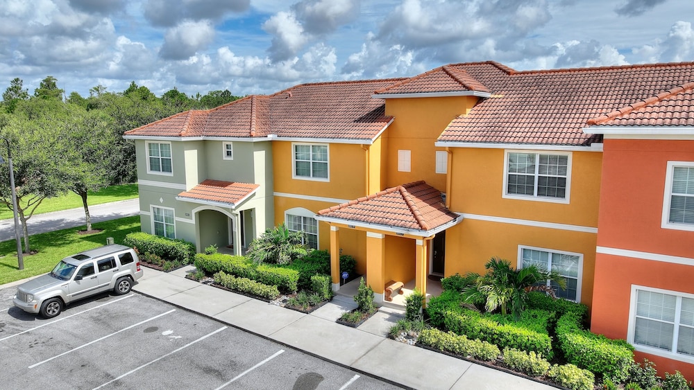 Sunny Paradise Retreat At Paradise Palms By Shine Villas 4 Bedroom Townhouse