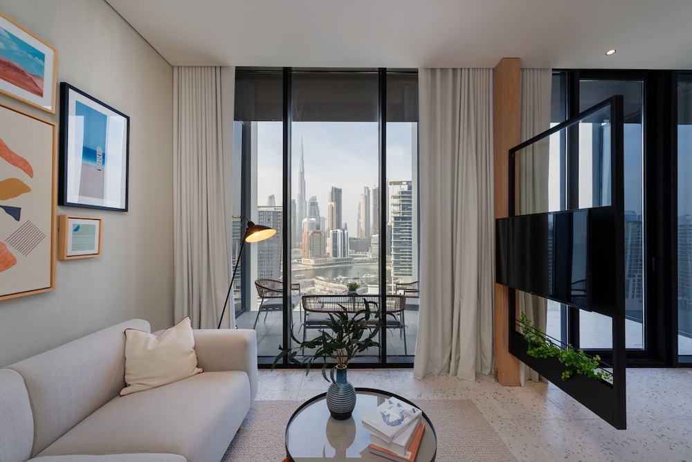Upside Living - 1807 - BB