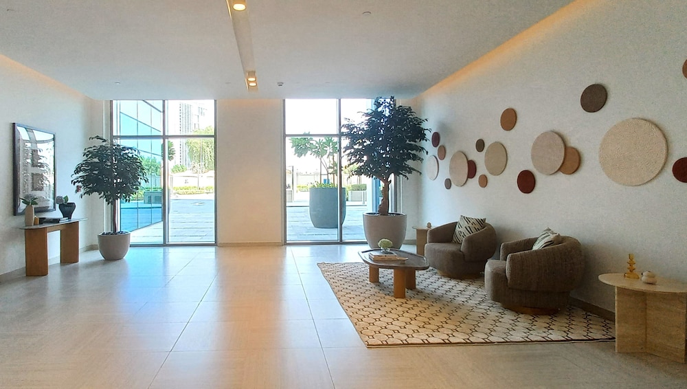 Lavish 2BR in Downtown Views Close to Dubai Mall Burj Khalifa