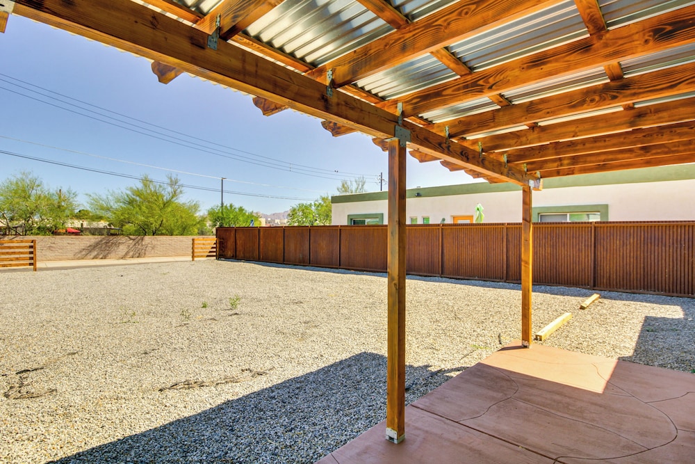 1 Mi to Dtwn Tucson: Home w/ Fenced-in Yard