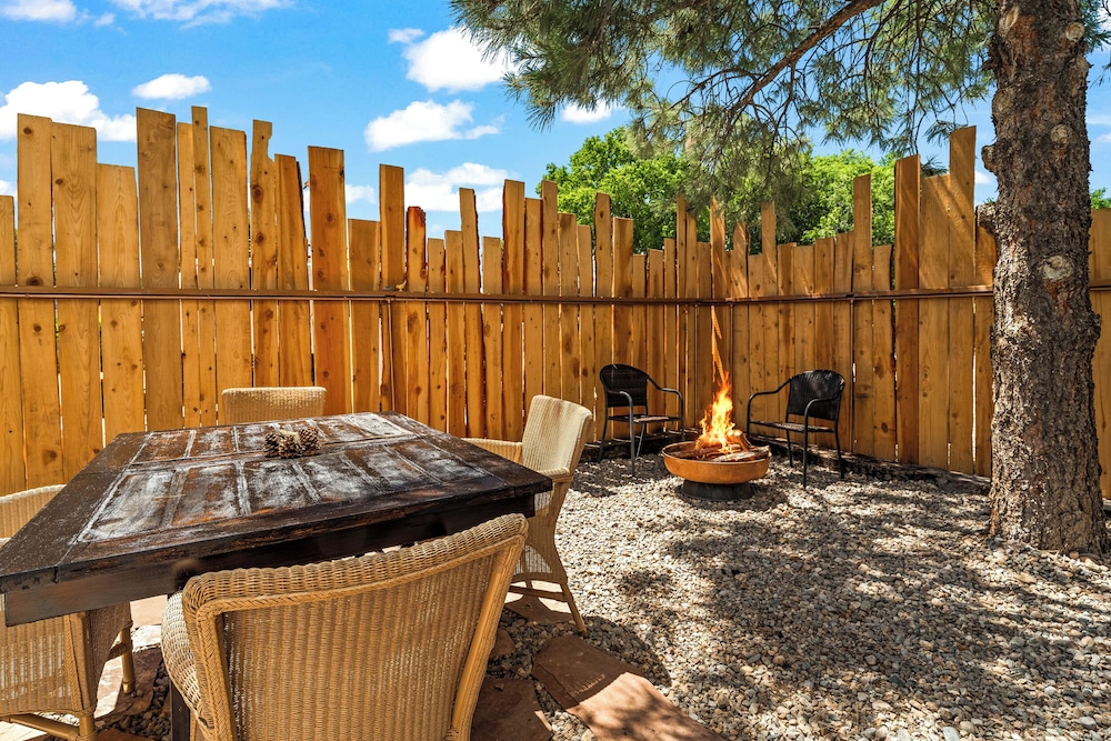 LUXX LODGE Glamping and Taos RV Park
