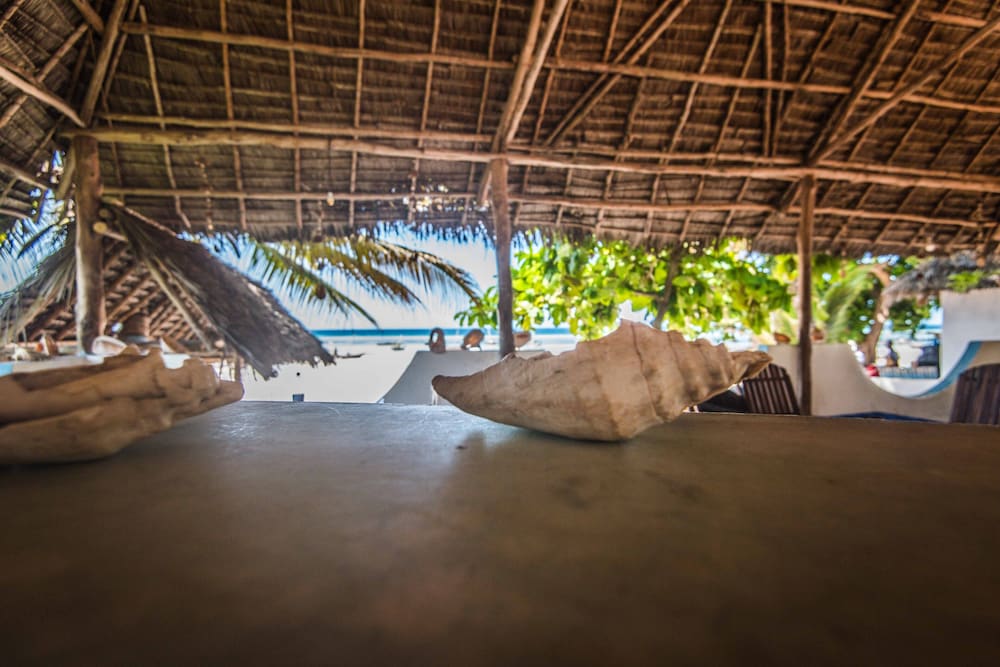 Ocean Breeze Lodge