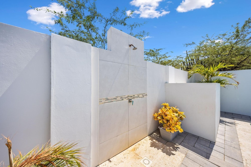 Amazing Studio w Pool Patio Close 2 Palmbeach