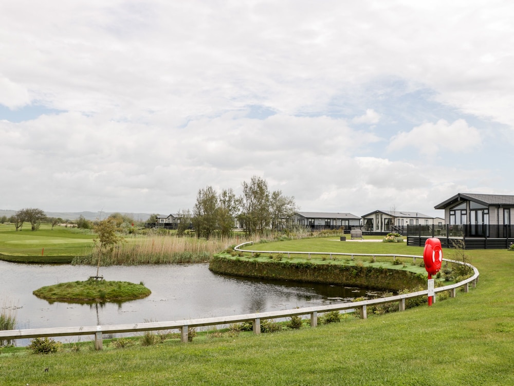 Number 8 Lakes View