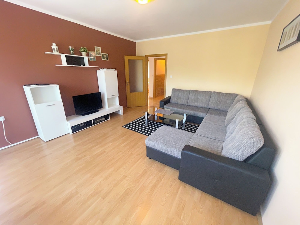 Apartment Combaj 2