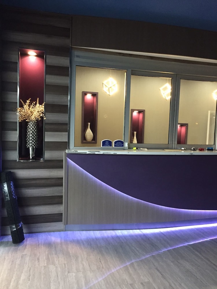 Hotel Blue - Woodlands