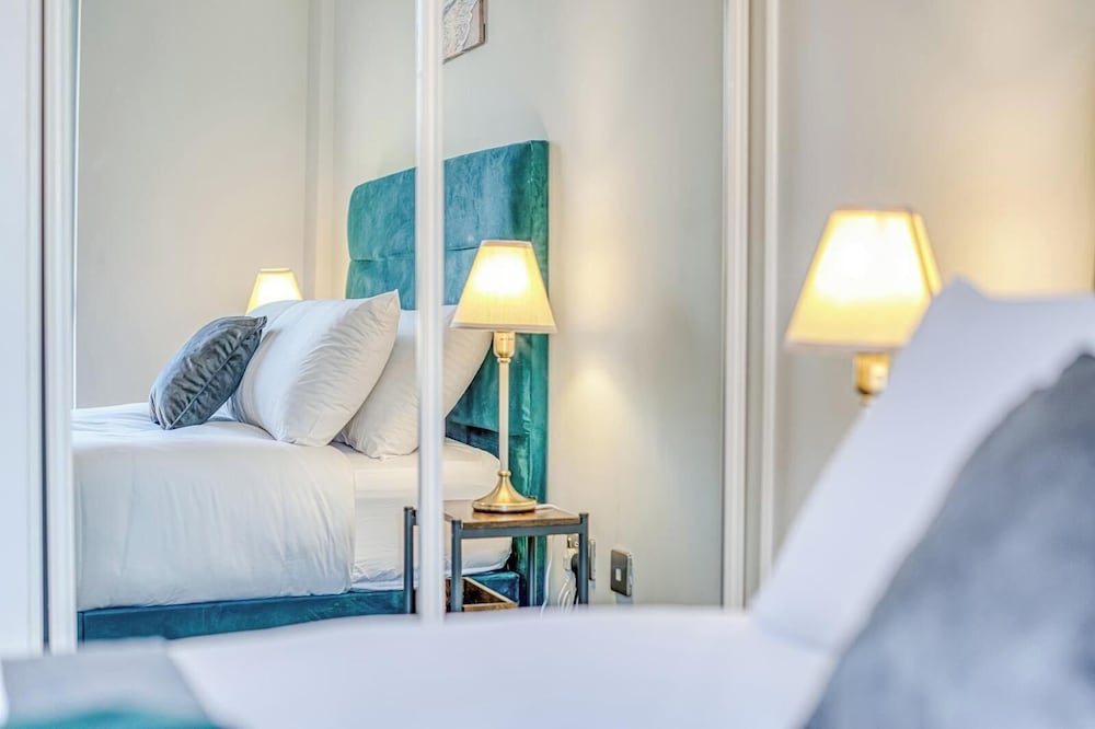 Salford Duplex Apartment - Near City Center
