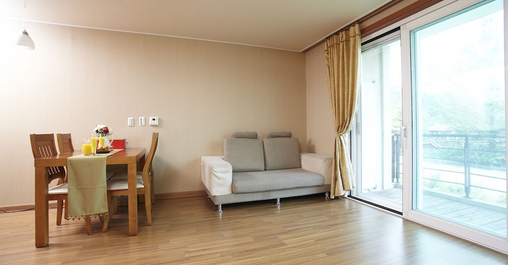 Club Olympia Pension & Resort