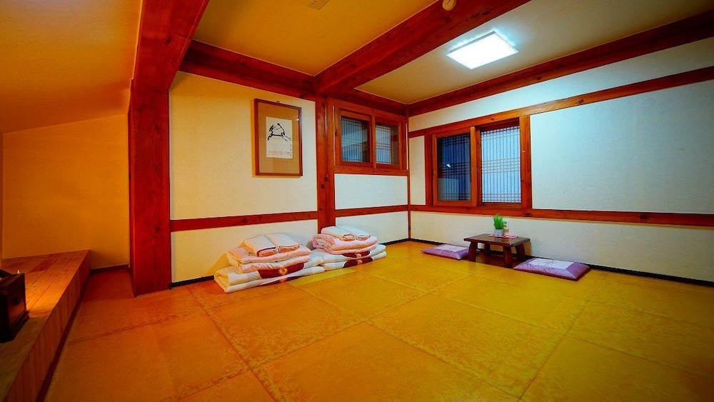 Photo 29